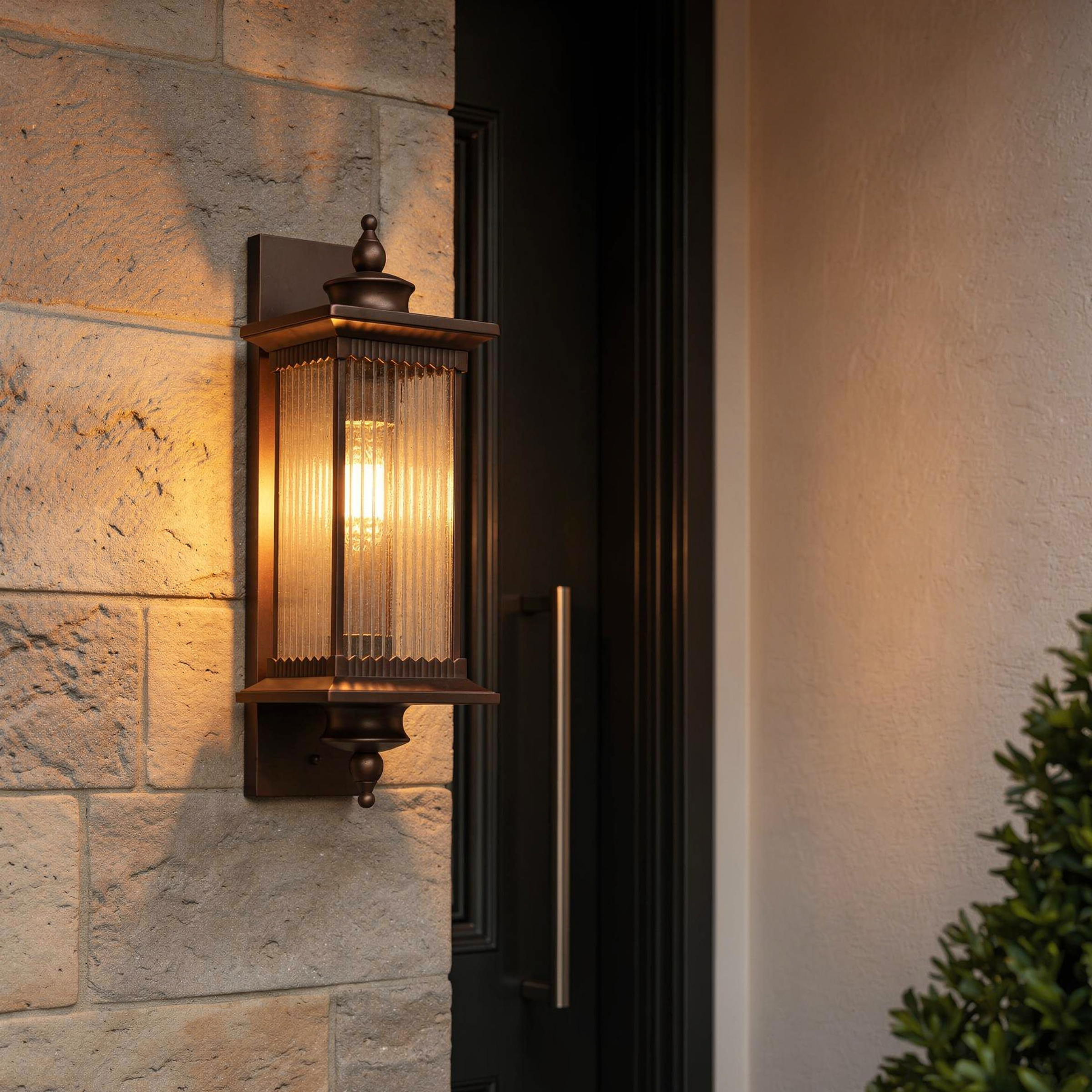 DEMO ROYALCREST SIGNATURE WALL LANTERN